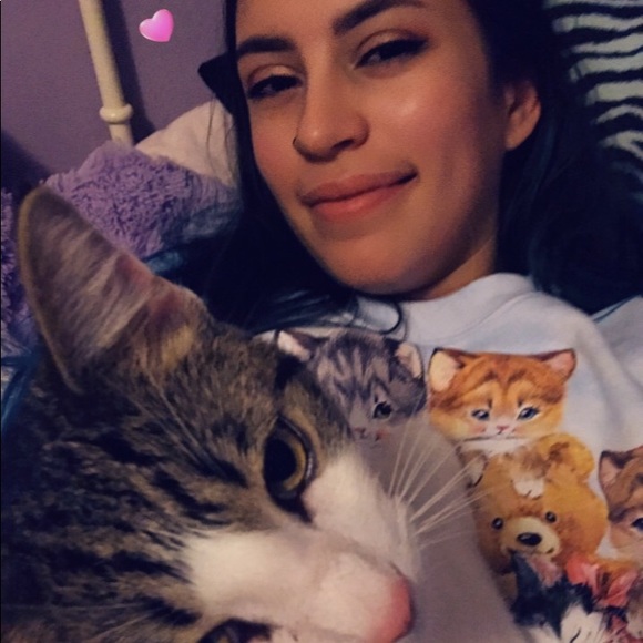 Meet Your Seller✌🏼️ - Picture 5 of 6